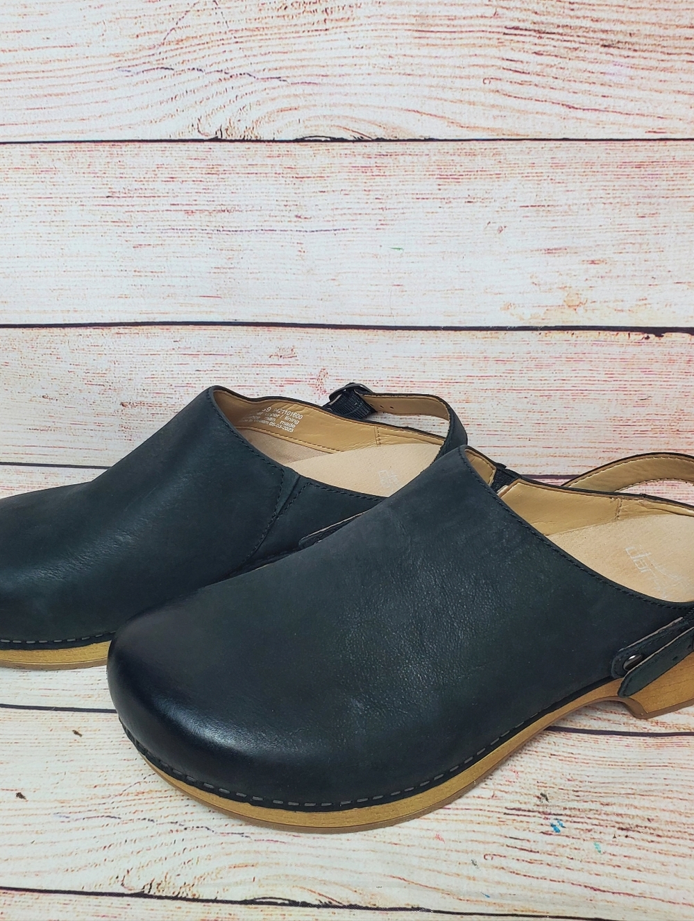 Dansko Womens EU 39 US 8.5-9 Berry Black Burnished Nubuck Leather Clogs Shoes